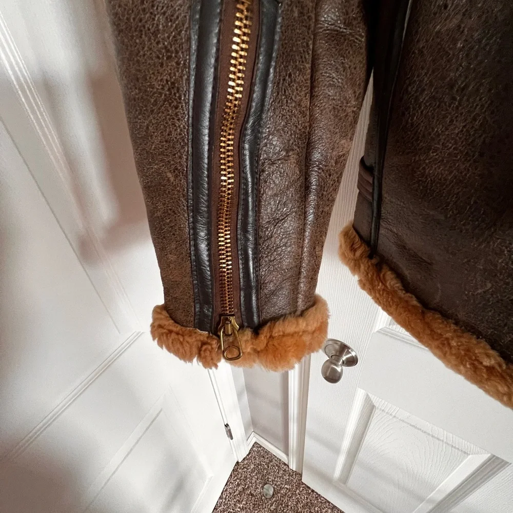 Avirex vintage limited edition leather bomber jacket. - Picture 8 of 16